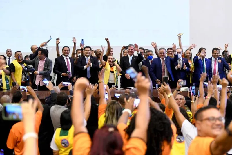 Imagem ilustrativa da imagem CONGRESSO PROMULGA PEC QUE GARANTE PISO PARA AGENTES DE SAÚDE