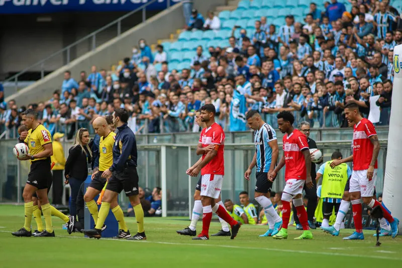 CRB vem de derrota para o Grêmio, fora de casa, a terceira na Série B, e precisa melhorar para se recuperar e sair do Z4