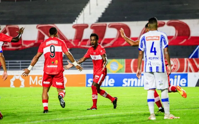 Guilherme Romão foi um dos atletas que viajaram para Fortaleza, onde o CRB terá jogo decisivo pela Copa NE