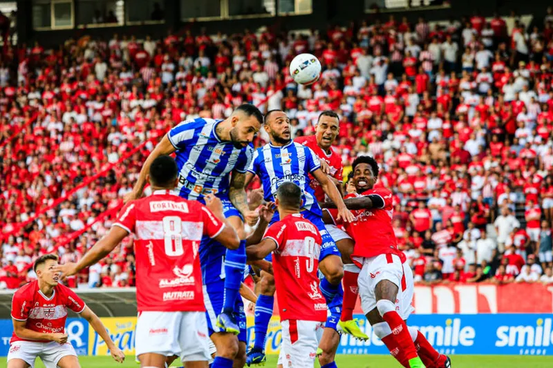 Murici-AL, 02 de abril de 2022
Lance do jogo entre CRB e CSA, partida válida pela Semifinal do Campeonato Alagoano, de 2022 realizada no Estádio Rei Pelé, em Maceió. Alagoas - Brasil.
Foto: Ailton Cruz