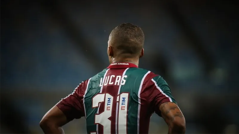 Lucas Barcelos, oriundo da base do Fluminense, chega em 2022 para ser solução ofensiva no Azulão do Mutange