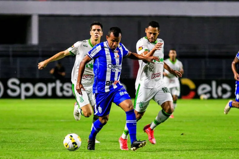 No jogo de ida, em Maceió, Azulão acabou perdendo por 3 a 0 e precisa de uma goleada em Belo Horizonte para avançar