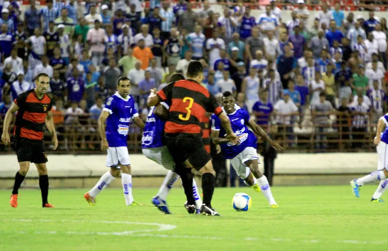 Maceió, 25 de Fevereiro de 2014
Lance do jogo entre CSA X Sporte-PE, partida válida pela da Copa do Nordeste, realizado no Estádio Rei Pelé, em Maceió, Alagoas - Brasil.
Foto: Ailton Cruz