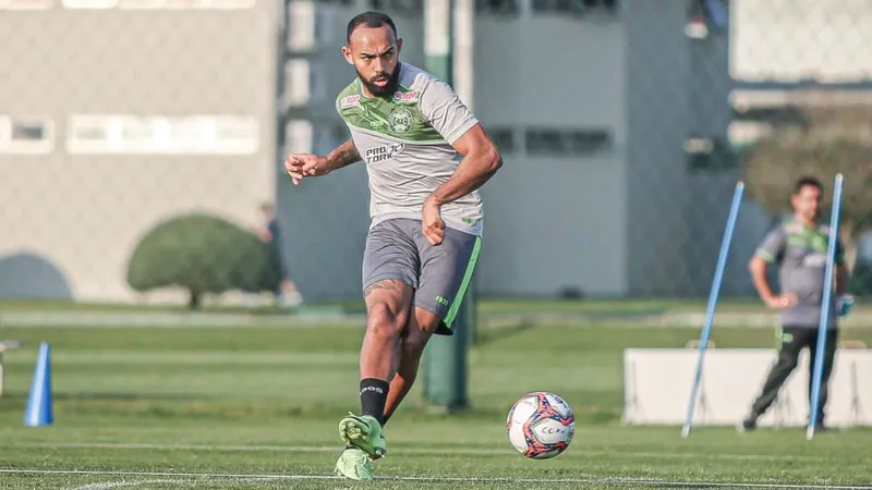 Mesmo após polêmicas, Dalberto foi personagem no plantel do Coritiba que conquistou o acesso em 2021
