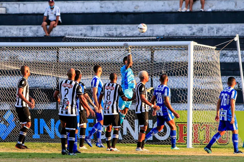 Arapiraca, 26 de fevereiro de 2022
Lance do jogo entre ASA e CSA, partida válida pela 4º Rodada do Campeonato Alagoano, de 2022 realizada no Estádio Municipal Coaracy da Mata Fonseca,  em Arapiraca. Alagoas - Brasil.

Foto: Ailton Cruz