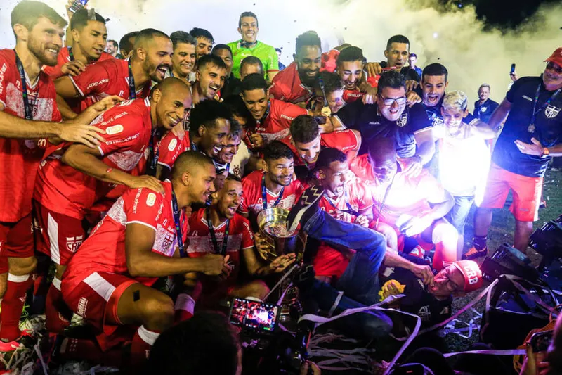 CRB fez a festa no Coaracy da Mata, após a conquista do troféu do Campeonato Alagoano