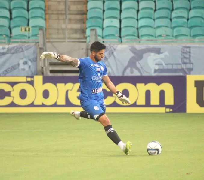 Marcelo Carné vem tendo atuações de destaque na meta do CSA, especialmente contra os baianos Atlético e Bahia