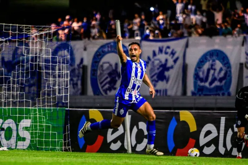 Zagueiro artilheiro? Werley fez dois gols na vitória do CSA sobre o Paysandu, nessa quarta (16), pela Copa do Brasil