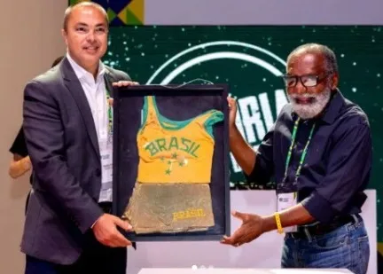 Rogério Sampaio (esq), ex-judoca e atual diretor-geral do COB, com o ex-boxeador Silvério de Oliveira