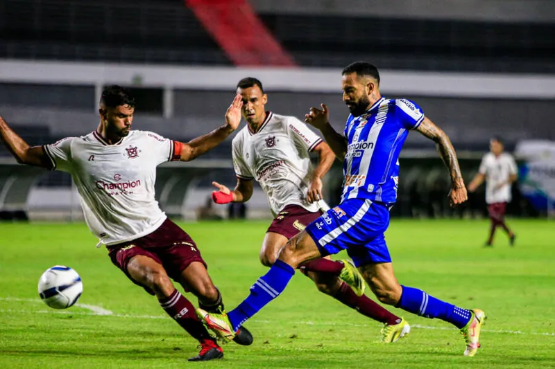 Maceió, 13 de fevereiro de 2022
Lance do jogo entre CRB e CSA, partida válida pela 4ª rodada da Copa do Nordeste, realizada no Estádio Rei Pelé em Maceió, Alagoas - Brasil.
Foto: Ailton Cruz