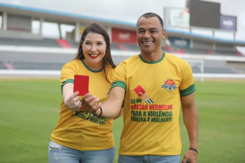 Ex-jogador Cafu é um dos embaixadores da campanha da Associação AME, de combate à violência