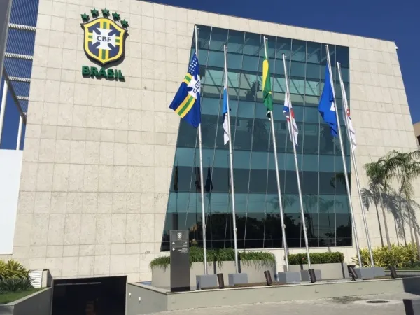 CBF deve mudar protocolo sanitário devido aos surtos de Covid-19 que estão surgindo no Brasil