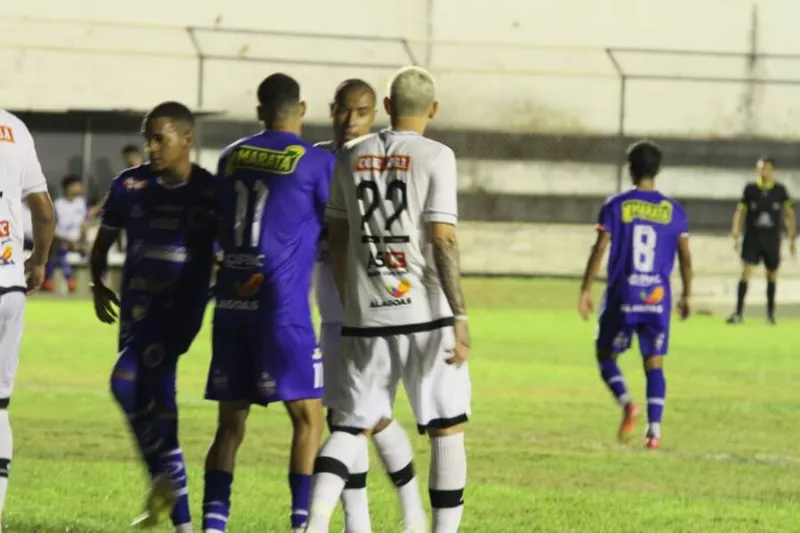 Em duelo quente no Coaracy da Mata, Estrelado e Fantasma fizeram um Derby Arapiraquense movimentado