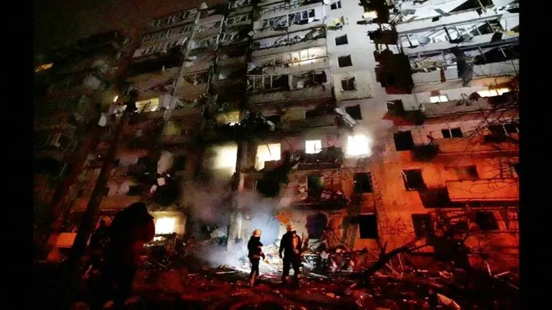 A invasão de tropas russas à Ucrânia já deixou mais de 300 civis ucranianos mortos