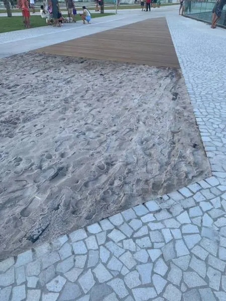 Turistas denunciam que obras do Marco Referencial do Turismo foi entregue inacabado e diferente do projeto original