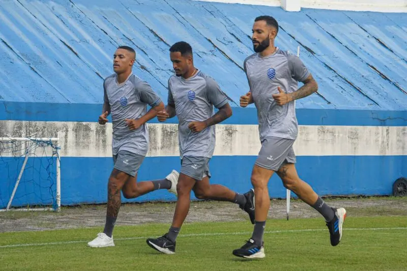 Entre permanências e reforços, Azulão do Mutange se reapresentou no Nelson Peixoto Feijó