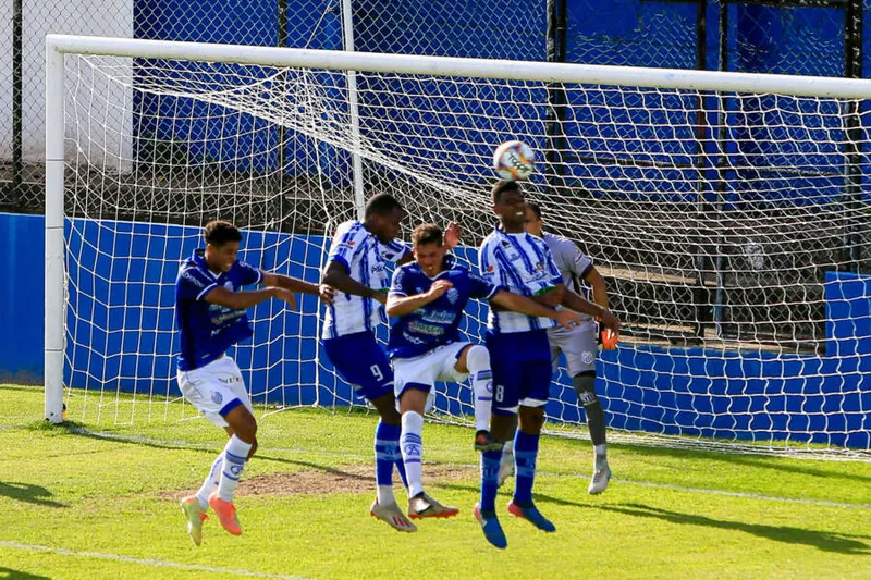 Maceió, 04 de fevereiro de 2021
Lance do jogo entre CSA e Jaciobá. Partida válida pela 2ª rodada da Copa Alagoas, realizada no estádio Nelson Peixoto Feijó, na Via Expressa. Alagoas – Brasil.
Foto: Ailton Cruz