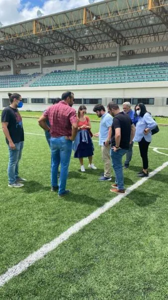 Dirigentes da FAF, CBF e professores da Ufal visitaram o local onde poderá ser construído um Centro de Futebol