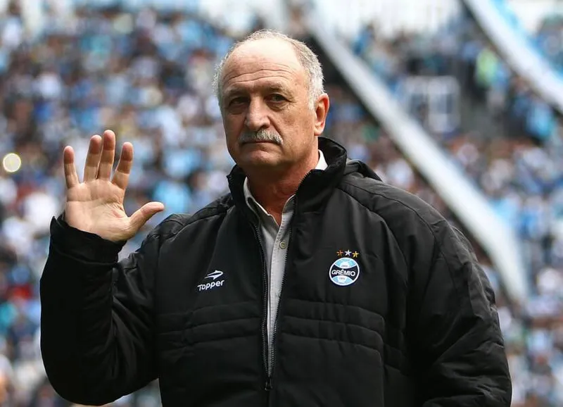 Após passagem esquecível pelo Grêmio, Felipão chega ao Paraná para acumular duas funções no Athletico-PR