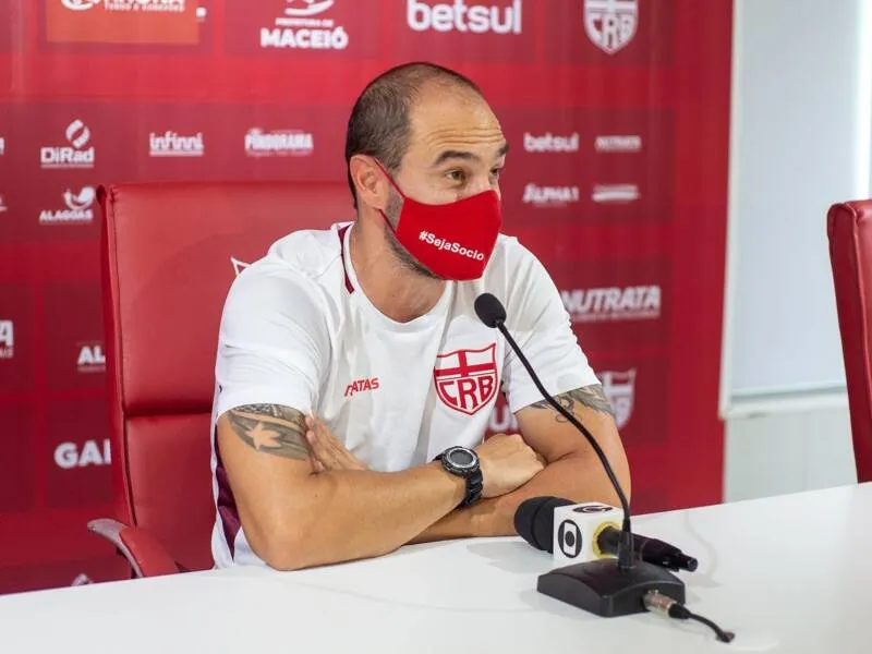Treinador Allan Aal foi o primeiro a conceder entrevista coletiva de forma presencial nas dependências do Galo