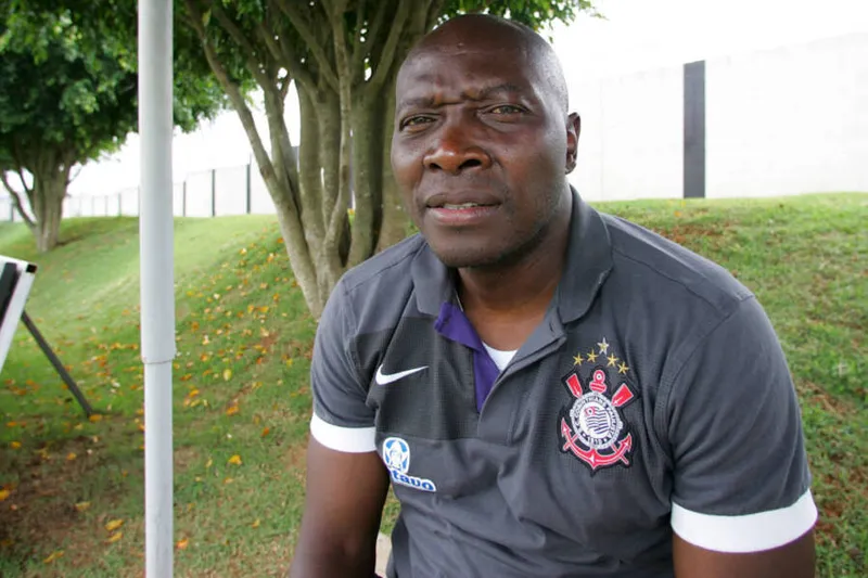 Freddy Rincón, que era meia, virou volante e se tornou um dos maiores da história do Corinthians