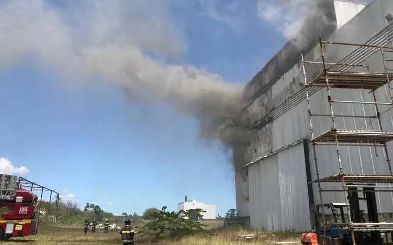 Imagem ilustrativa da imagem INCÊNDIO ATINGE FÁBRICA EM POLO INDUSTRIAL DE MARECHAL DEODORO; NÃO HOUVE VÍTIMAS