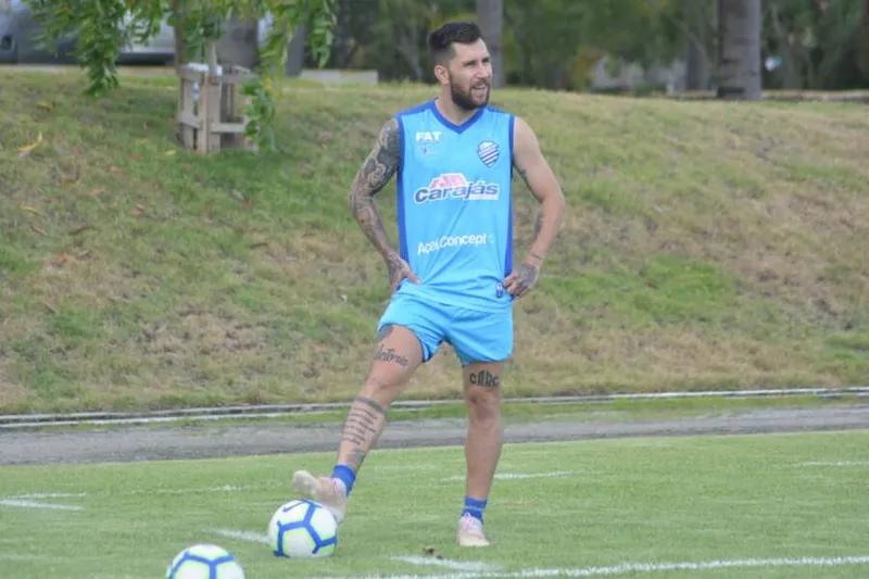 Jonatan Gómez confirmou em redes sociais que as negociações com o CSA foram finalizadas