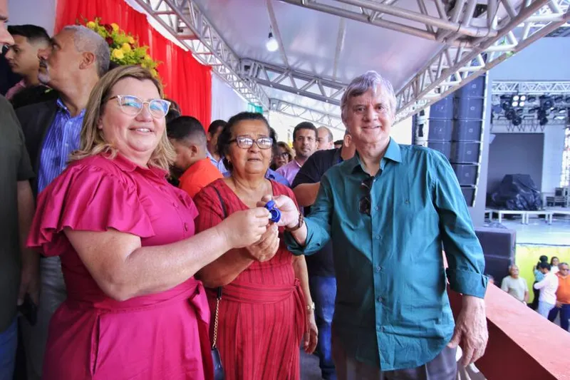 Imagem ilustrativa da imagem KLEVER ENTREGA CAMINHÃO-PIPA PARA ATENDER POPULAÇÃO DE PORTO CALVO