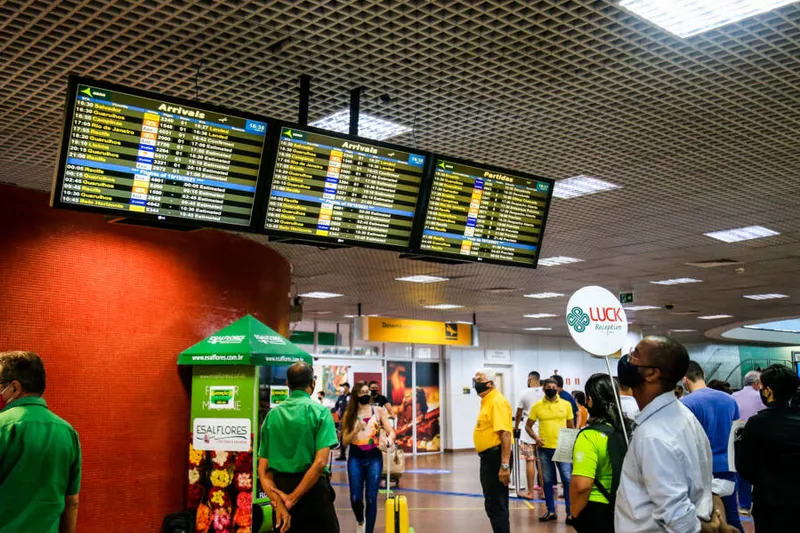 Latam orienta os passageiros que confiram status do voo diretamente no site da companhia