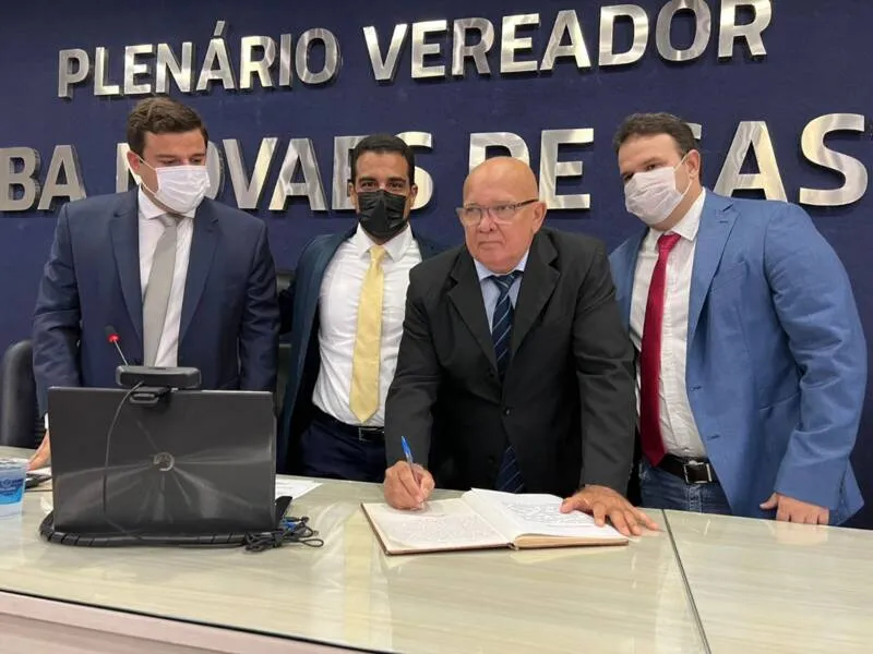Imagem ilustrativa da imagem LÍDER COMUNITÁRIO TOMA POSSE COMO VEREADOR POR MACEIÓ