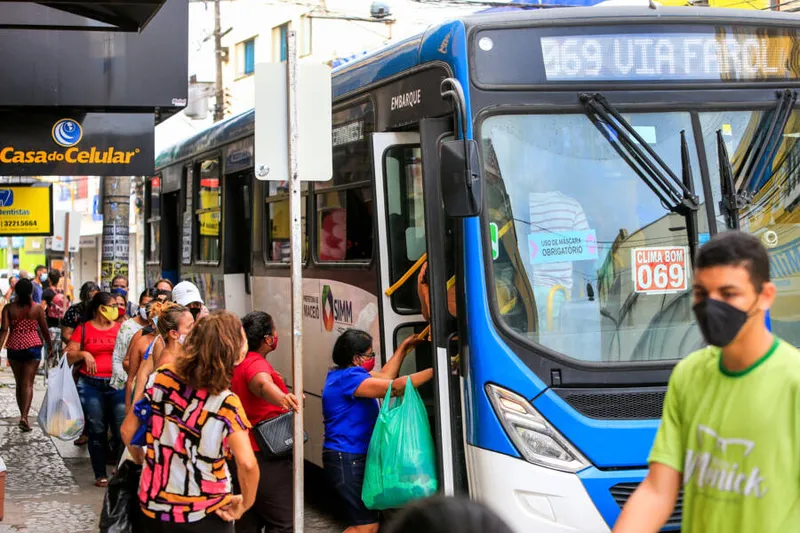 Maceió, 24 de março de 2021 
Corredor de ônibus na Rua do comércio em Maceió. Alagoas - Brasil.
Foto:@Ailton Cruz