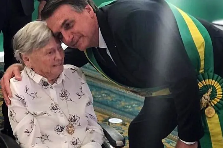 Imagem ilustrativa da imagem MÃE DE BOLSONARO MORRE AOS 94 ANOS NO INTERIOR DE SÃO PAULO