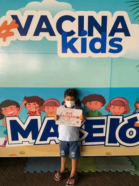 Imagem ilustrativa da imagem MÃES RELATAM MISTO DE ALÍVIO E EMOÇÃO COM VACINAÇÃO DE CRIANÇAS