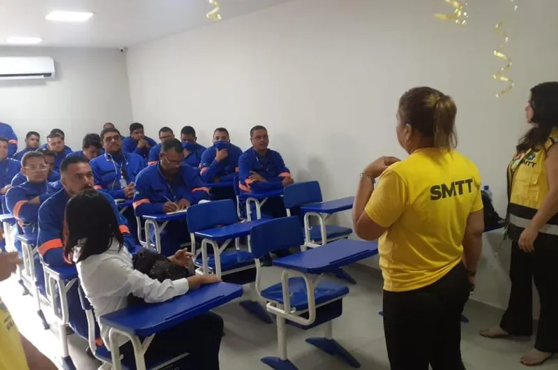 Imagem ilustrativa da imagem MAIO AMARELO PROMOVE AÇÕES PARA SEGURANÇA NO TRÂNSITO
