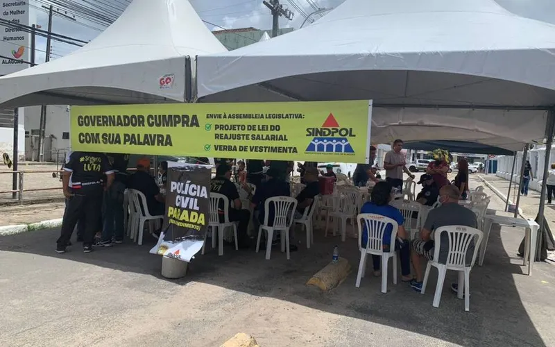 Policiais civis suspendem assembleia e deliberam nesta terça-feira, sobre encontro com governador Renan Filho