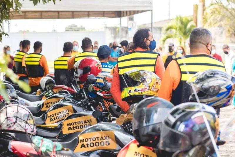 Imagem ilustrativa da imagem MOTOTAXISTAS TÊM ATÉ HOJE PARA REGULARIZAR CADASTRO NA SMTT