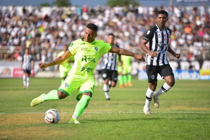 Após se enfrentarem pelo Estadual e Copa Alagoas, alviverdes e alvinegros duelam por uma vaga na decisão do Campeonato Alagoano 2022