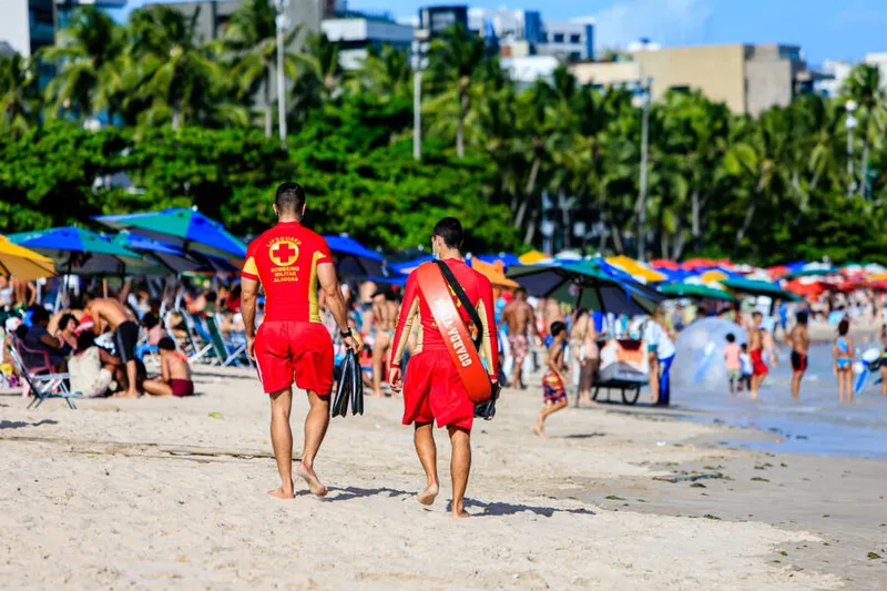 Imagem ilustrativa da imagem NÚMERO DE AFOGAMENTOS DURANTE CARNAVAL CAI 55% EM RELAÇÃO A 2021 EM AL