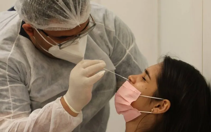 Imagem ilustrativa da imagem NÚMERO DE PESSOAS EM ISOLAMENTO DOMICILIAR POR COVID CAI 88%EM AL