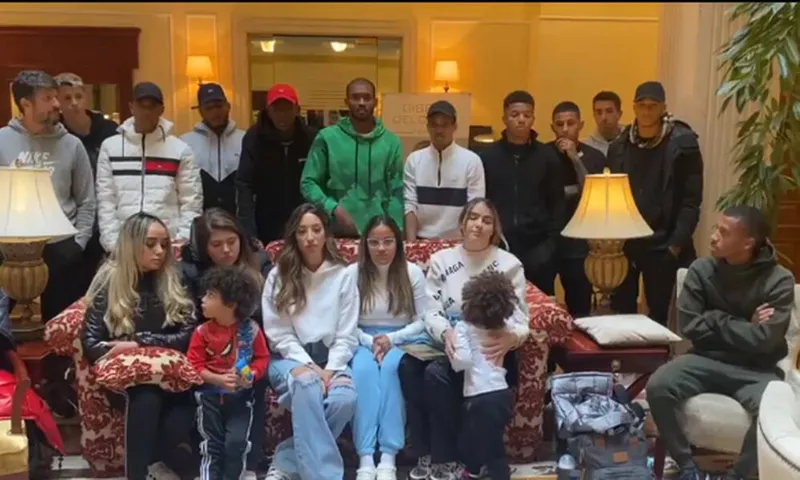 Jogadores que atuam com a camisa do Shakhtar Donetsk e Dínamo de Kiev se reuniram em vídeo para pedir ajuda