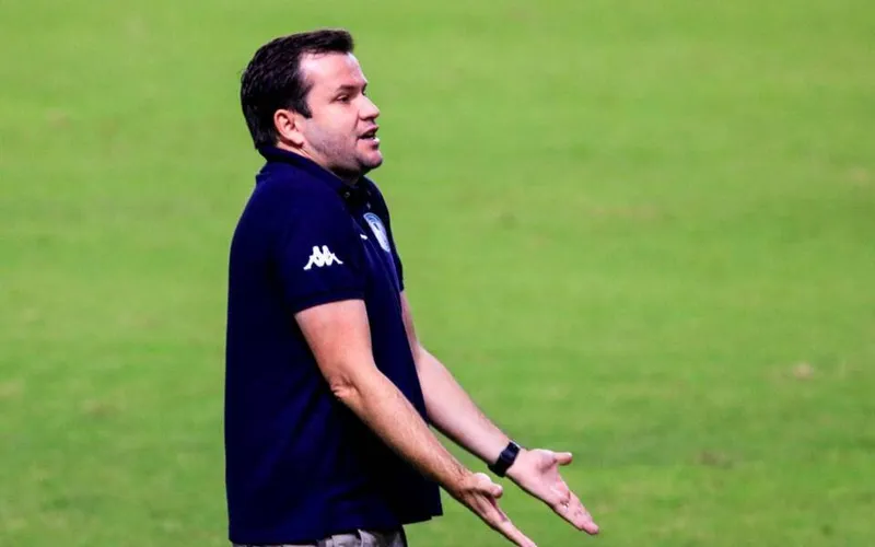 Técnico Daniel Paulista estava no Guarani e chega nesta segunda (16) para assumir o Galo