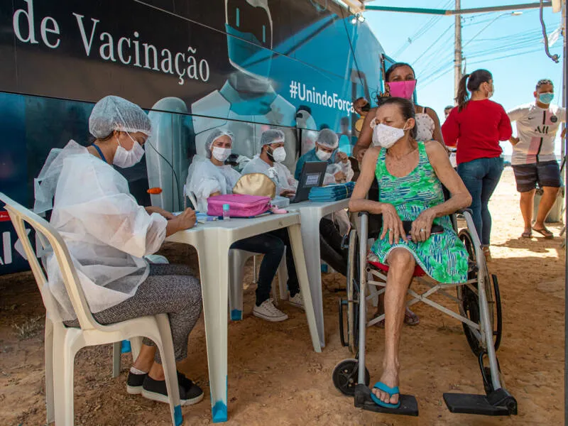 Imagem ilustrativa da imagem ÔNIBUS DA VACINA FICA EM MACEIÓ ATÉ SEXTA
