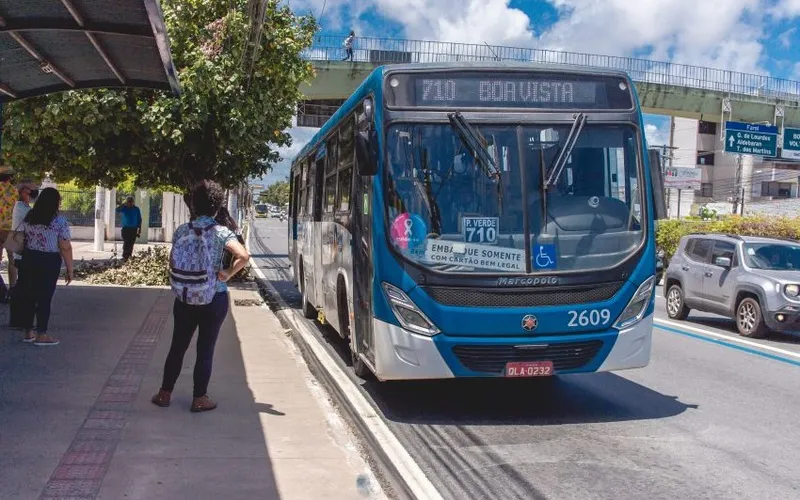 Imagem ilustrativa da imagem ÔNIBUS MUDAM ROTA COM OBRAS NA AV. DA PAZ