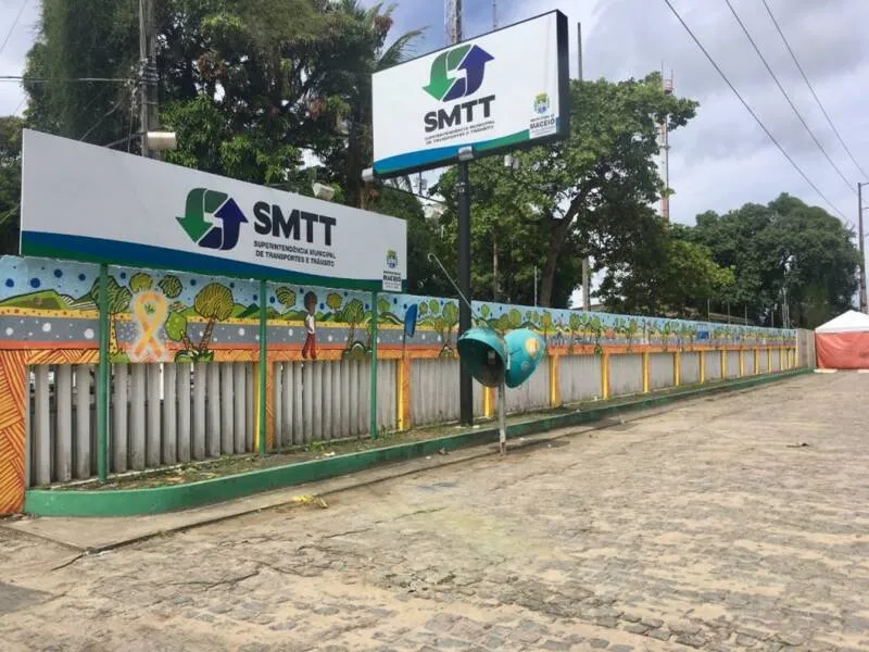Imagem ilustrativa da imagem ÓRGÃOS MUNICIPAIS SUSPENDEM ATENDIMENTO PRESENCIAL EM MACEIÓ