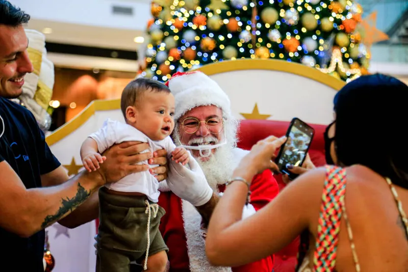 Maceió, 23 de dezembro de 2021
Papai Noel no Parque Shopping Maceió. Localizado na Av. Comendador Gustavo Paiva, 5945 - Cruz das Almas, Maceió. Alagoas - Brasil.
Foto:@Ailton Cruz
