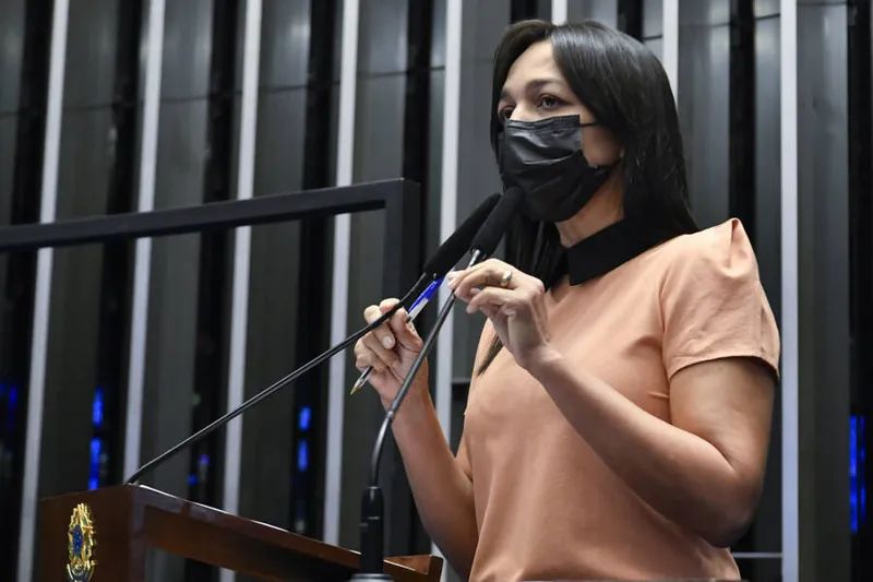 A senadora maranhense Eliziane Gama recebeu ameaça de vigilante alagoano por ser contrário ao porte de armas