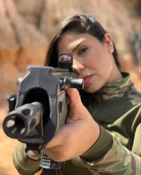 Imagem ilustrativa da imagem POLICIAL INFLUENCER SOFRE ATAQUES APÓS REPORTAGEM