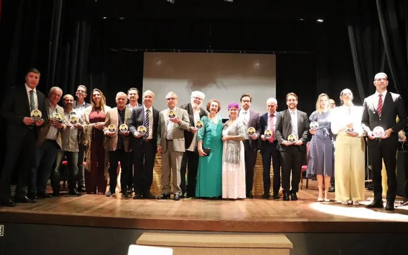 Sétima edição do evento, ocorrida em na quarta, em Penedo, premiou autoridades, políticos e empresários alagoanos