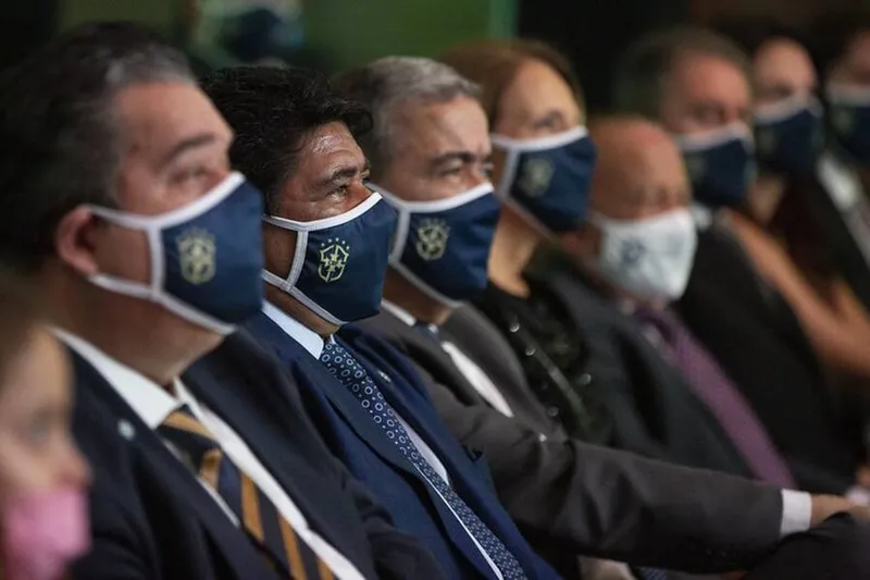 Da esquerda para a direita: Gustavo Feijó, Ednaldo Rodrigues e Marcus Vicente, dirigentes da CBF