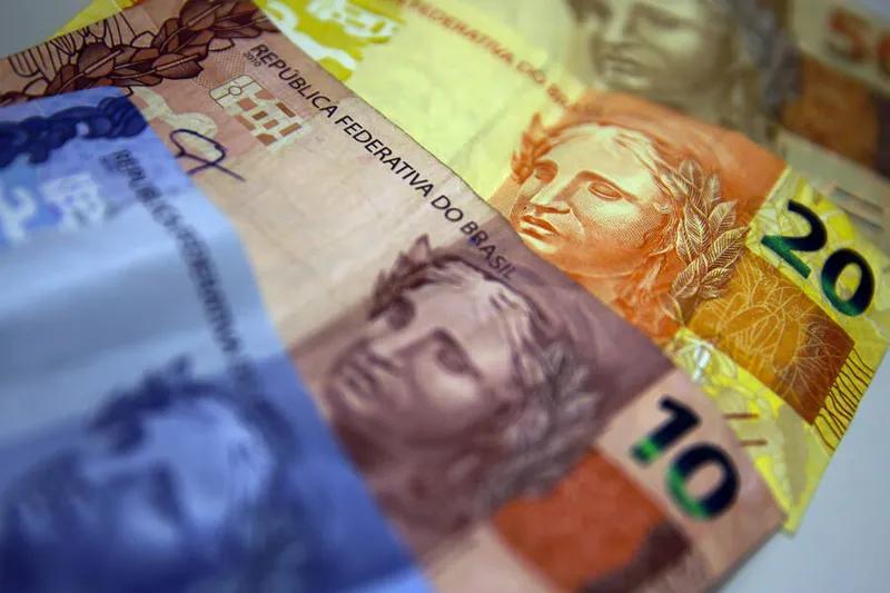 Renda média nacional ficou em R$ 1,3 mil, o menor valor da série histórica